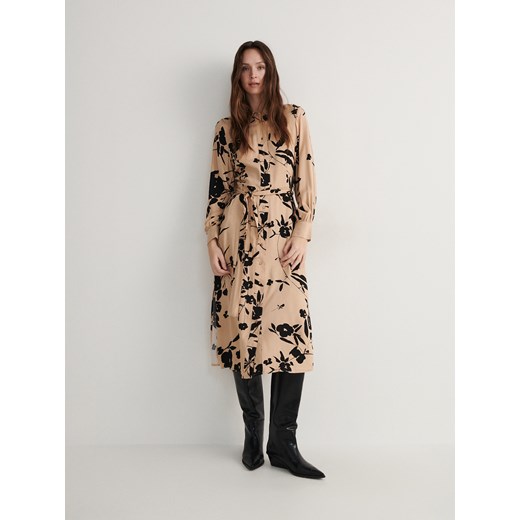 Reserved - Koszulowa sukienka w kwiaty - beżowy Reserved S Reserved