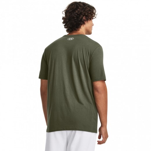 Męski t-shirt z nadrukiem Under Armour UA Camo Chest Stripe SS - zielony ze sklepu Sportstylestory.com w kategorii T-shirty męskie - zdjęcie 169641893