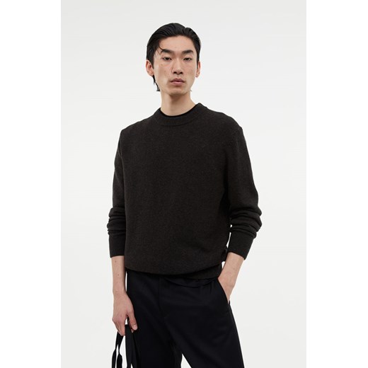H & M - Wełniany sweter Regular Fit - Brązowy ze sklepu H&M w kategorii Swetry męskie - zdjęcie 169675672
