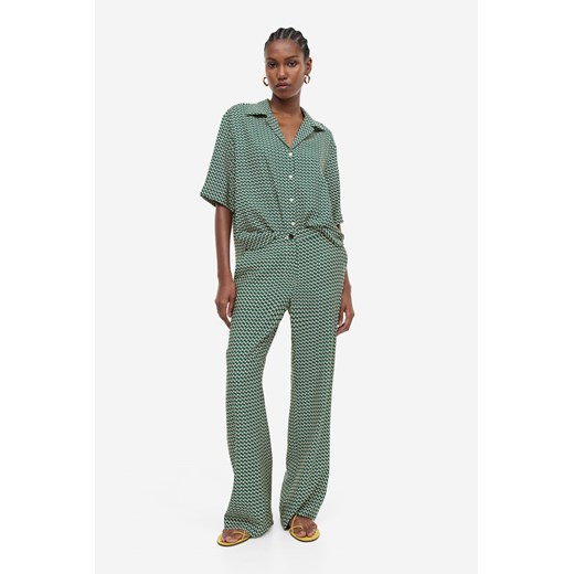 H & M - Rozszerzane spodnie - Zielony ze sklepu H&M w kategorii Spodnie damskie - zdjęcie 169677853