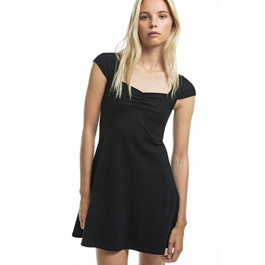 Sukienka czarna H & M casualowa jerseyowa z krótkimi rękawami 