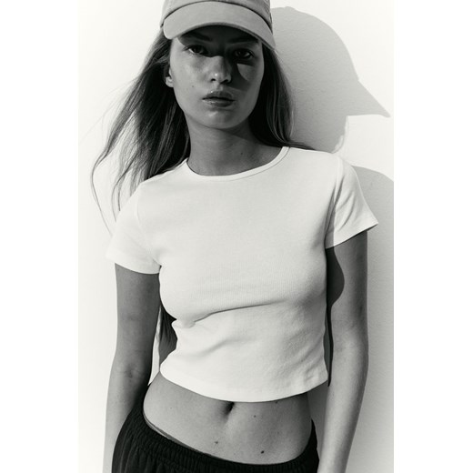 H & M - Krótki top w prążki - Biały ze sklepu H&M w kategorii Bluzki damskie - zdjęcie 169679920