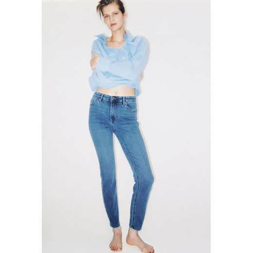H & M - Skinny Regular Jeans - Niebieski ze sklepu H&M w kategorii Jeansy damskie - zdjęcie 169680624