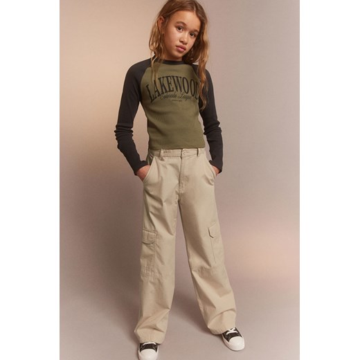 H & M - Szerokie spodnie cargo - Beżowy ze sklepu H&M w kategorii Spodnie dziewczęce - zdjęcie 169682041