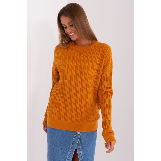 Jasnopomarańczowy sweter damski klasyczny z okrągłym dekoltem ze sklepu 5.10.15 w kategorii Swetry damskie - zdjęcie 169685344