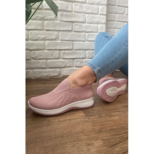 Sportowe buty sneakersy wsuwane różowe ze sklepu 5.10.15 w kategorii Buty sportowe dziecięce - zdjęcie 169688593