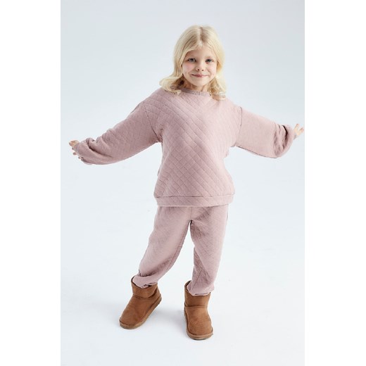 Pikowany, różowy komplet dresowy dla małej dziewczynki - Limited Edition ze sklepu 5.10.15 w kategorii Dresy dziewczęce - zdjęcie 169689520