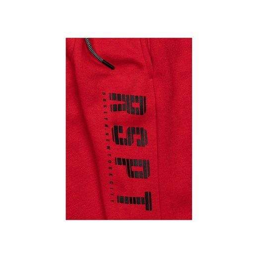 Czerwone spodnie dresowe dla niemowlaka Minoti 86/92 5.10.15