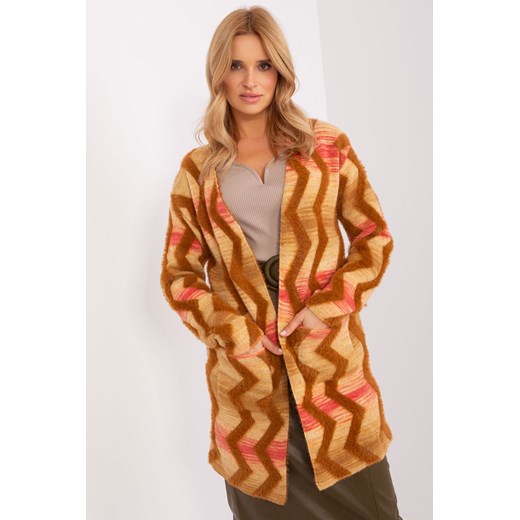 Kardigan w geometryczne wzory camelowy Wool Fashion Italia one size 5.10.15