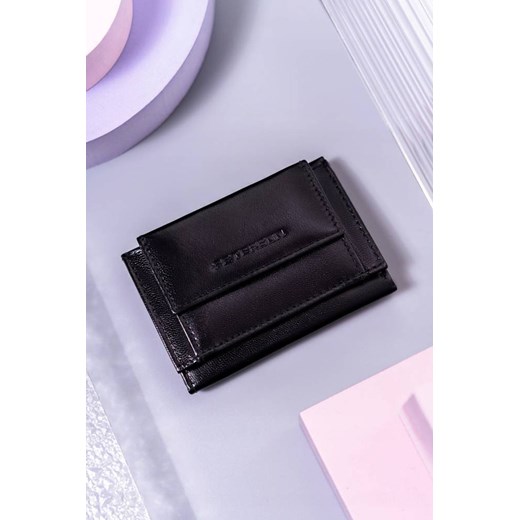 Mały, skórzany portfel damski na zatrzask ze sklepu 5.10.15 w kategorii Portfele damskie - zdjęcie 169694384