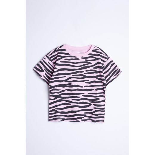 T-shirt dziewczęcy z wysokiej jakości dzianiny - różowy w prążki - Limited Edition ze sklepu 5.10.15 w kategorii Bluzki dziewczęce - zdjęcie 169694560