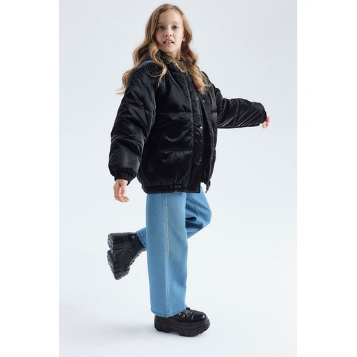 Zimowa kurtka dziewczęca z efektownego materiału ze sklepu 5.10.15 w kategorii Kurtki dziewczęce - zdjęcie 169698850