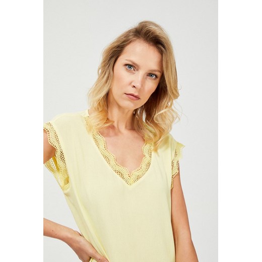 Bluzka damska koszulowa z elementami z koronki dekolt w serek żółta M 5.10.15