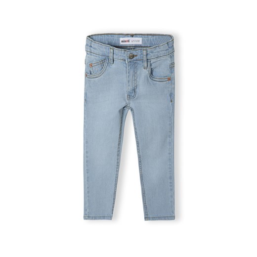 Jasnoniebieskie spodnie jeansowe dla chłopca - Minoti ze sklepu 5.10.15 w kategorii Spodnie chłopięce - zdjęcie 169700443