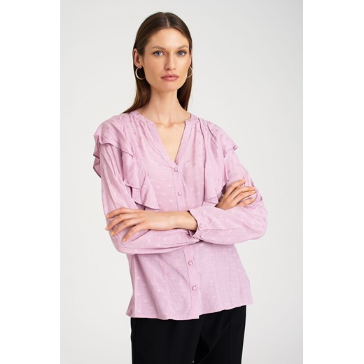 Różowa bluzka damska z ozdobnymi falbanami na ramionach ze sklepu 5.10.15 w kategorii Bluzki damskie - zdjęcie 169703144