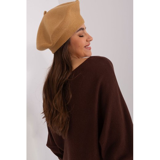 Camelowa damska czapka zimowa typu beret z kaszmirem one size okazja 5.10.15