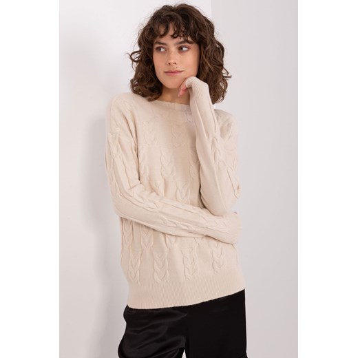 Jasnobeżowy dzianinowy damski sweter we wzór warkoczy ze sklepu 5.10.15 w kategorii Swetry damskie - zdjęcie 169708064