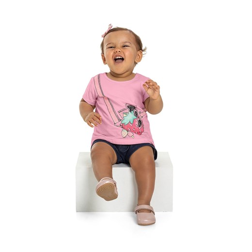 Bawełniany T-shirt dziewczęcy z truskawką - różowy Quimby 68 5.10.15