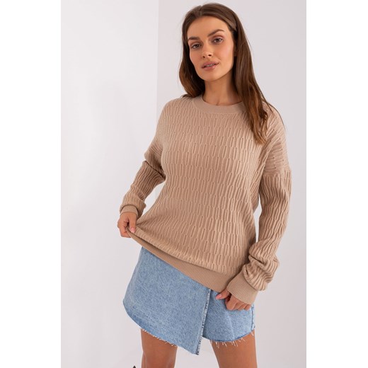 Beżowy sweter damski klasyczny z okrągłym dekoltem ze sklepu 5.10.15 w kategorii Swetry damskie - zdjęcie 169708654