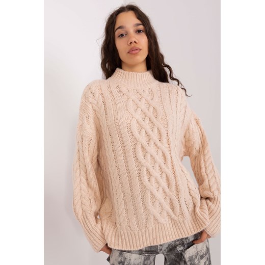 Jasnobeżowy sweter z warkoczami o luźnym kroju ze sklepu 5.10.15 w kategorii Swetry damskie - zdjęcie 169709801