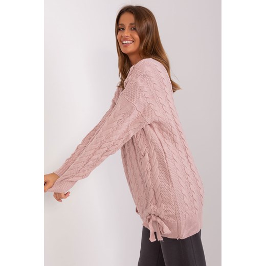 Jasnoróżowy sweter z warkoczami o kroju oversize ze sklepu 5.10.15 w kategorii Swetry damskie - zdjęcie 169710191