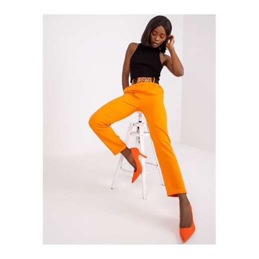 Garniturowe spodnie dla kobiet - pomarańczowe ze sklepu 5.10.15 w kategorii Spodnie damskie - zdjęcie 169710431