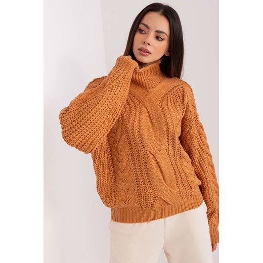 Jasnobrązowy damski sweter oversize z warkoczami ze sklepu 5.10.15 w kategorii Swetry damskie - zdjęcie 169711044