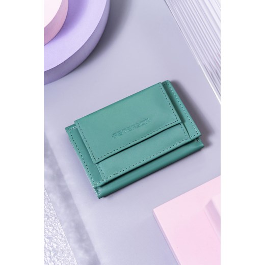 Mały, skórzany portfel damski z systemem RFID Protect Peterson- jasnozielony ze sklepu 5.10.15 w kategorii Portfele damskie - zdjęcie 169715082