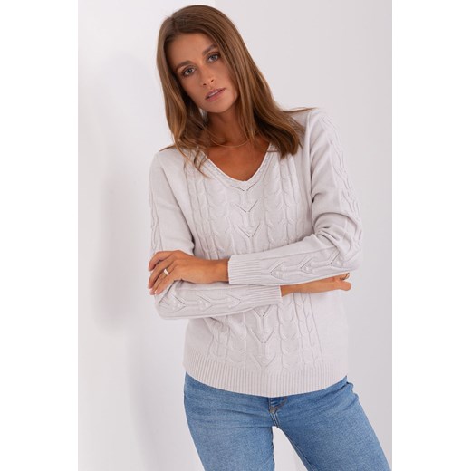 Jasnoszary sweter damski z warkoczami i długim rękawem ze sklepu 5.10.15 w kategorii Swetry damskie - zdjęcie 169717172