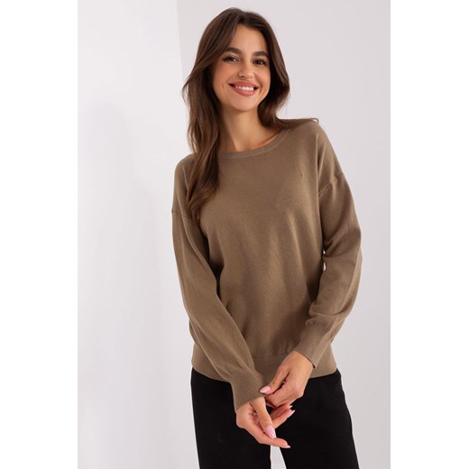 Ciemnobeżowy sweter klasyczny z bawełną ze sklepu 5.10.15 w kategorii Swetry damskie - zdjęcie 169718204