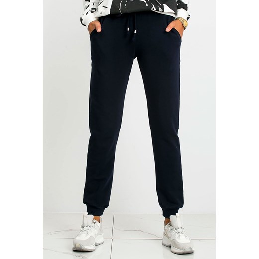 Spodnie damskie dresowe basic- granatowe ze sklepu 5.10.15 w kategorii Spodnie damskie - zdjęcie 169720693
