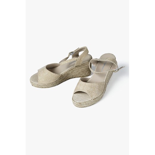 Beżowe sandały damskie na koturnie ze sklepu 5.10.15 w kategorii Sandały damskie - zdjęcie 169720984