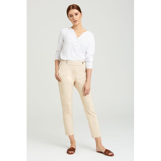 Spodnie klasyczne damskie ecru ze sklepu 5.10.15 w kategorii Spodnie damskie - zdjęcie 169723183