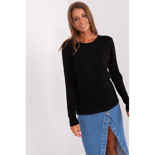 Czarny sweter damski klasyczny z okrągłym dekoltem ze sklepu 5.10.15 w kategorii Swetry damskie - zdjęcie 169724570