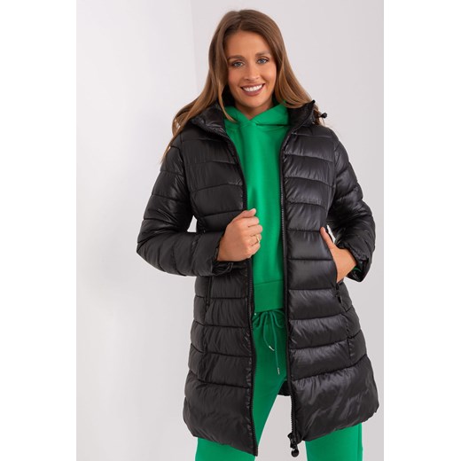 Czarna pikowana kurtka zimowa z kieszeniami ze sklepu 5.10.15 w kategorii Kurtki damskie - zdjęcie 169726381