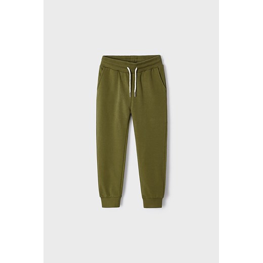 Spodnie dresowe dla chłopca Mayoral - zielone ze sklepu 5.10.15 w kategorii Spodnie chłopięce - zdjęcie 169726630