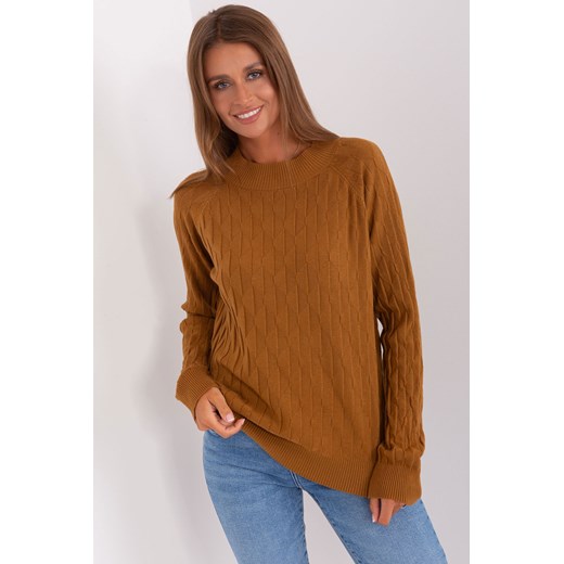 Jasnobrązowy damski sweter klasyczny we wzory ze sklepu 5.10.15 w kategorii Swetry damskie - zdjęcie 169727503