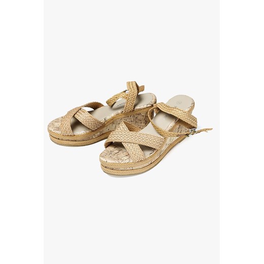 Brązowe sandały damskie na koturnie ze sklepu 5.10.15 w kategorii Sandały damskie - zdjęcie 169730181
