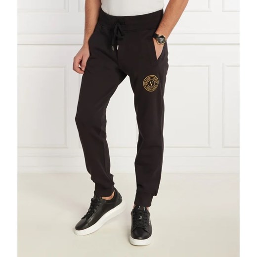 Versace Jeans Couture Spodnie dresowe | Regular Fit ze sklepu Gomez Fashion Store w kategorii Spodnie męskie - zdjęcie 169744732