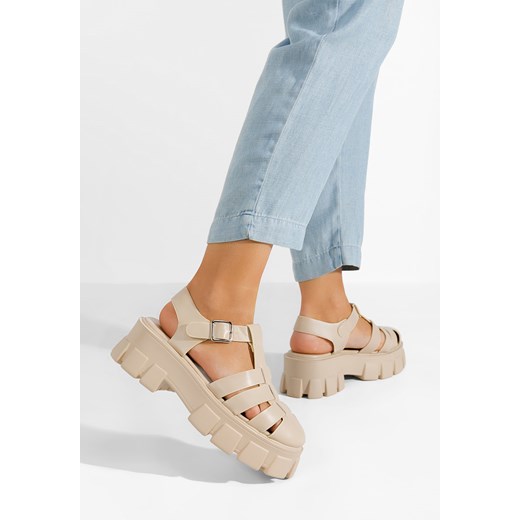 Beżowe sandały na platformie Carila ze sklepu Zapatos w kategorii Sandały damskie - zdjęcie 169750894