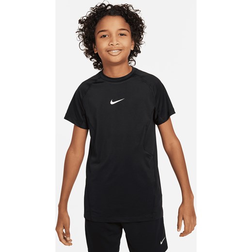 Koszulka z krótkim rękawem dla dużych dzieci (chłopców) Dri-FIT Nike Pro - Czerń ze sklepu Nike poland w kategorii T-shirty chłopięce - zdjęcie 169755211
