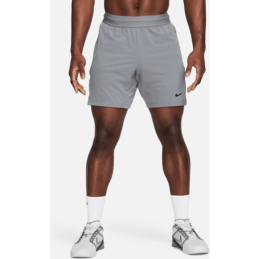 Męskie spodenki do fitnessu bez podszewki 18 cm Dri-FIT Nike Flex Rep 4.0 - Szary ze sklepu Nike poland w kategorii Spodenki męskie - zdjęcie 169755344