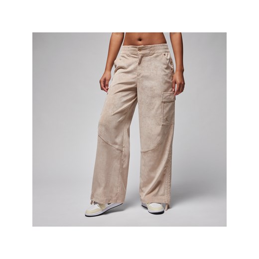 Damskie spodnie sztruksowe Chicago Jordan - Brązowy ze sklepu Nike poland w kategorii Spodnie damskie - zdjęcie 169755482