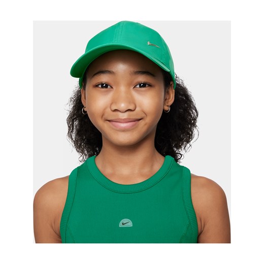 Dziecięca czapka z metalowym logo Swoosh Nike Dri-FIT Club - Zieleń ze sklepu Nike poland w kategorii Czapki dziecięce - zdjęcie 169755782
