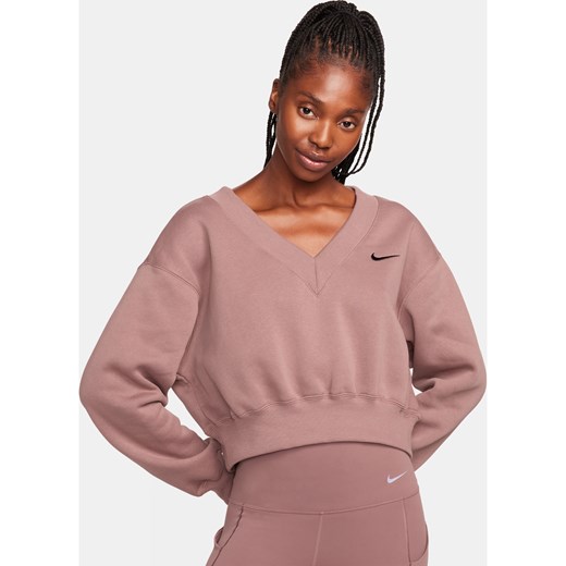 Damska koszulka o skróconym kroju z dekoltem w kształcie litery V Nike Sportswear Phoenix Fleece - Fiolet ze sklepu Nike poland w kategorii Bluzki damskie - zdjęcie 169755962