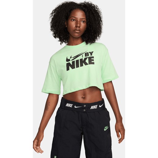 T-shirt damski o krótkim kroju Nike Sportswear - Zieleń ze sklepu Nike poland w kategorii Bluzki damskie - zdjęcie 169756014
