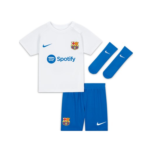 Trzyczęściowy strój dla niemowląt i maluchów Nike Dri-FIT FC Barcelona 2023/24 (wersja wyjazdowa) - Biel ze sklepu Nike poland w kategorii Komplety niemowlęce - zdjęcie 169756383