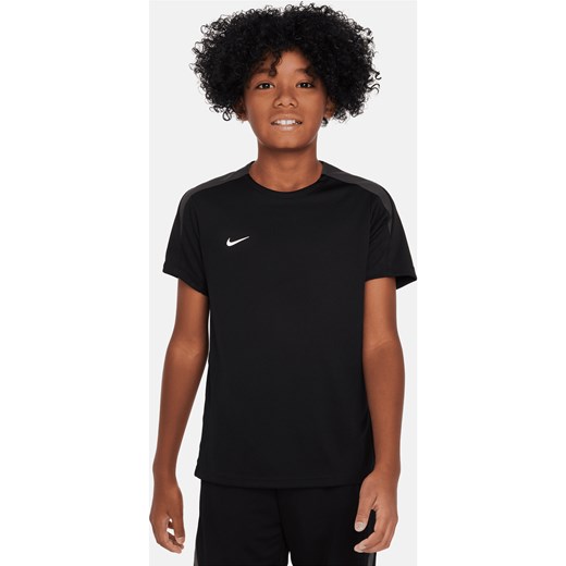 Koszulka piłkarska z krótkim rękawem dla dużych dzieci Nike Dri-FIT Strike - Czerń ze sklepu Nike poland w kategorii T-shirty chłopięce - zdjęcie 169756550