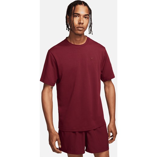 Męska uniwersalna koszulka z krótkim rękawem Dri-FIT Nike Primary - Czerwony ze sklepu Nike poland w kategorii T-shirty męskie - zdjęcie 169756612