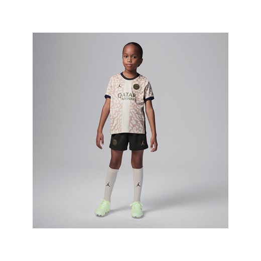 Trzyczęściowy strój piłkarski dla małych dzieci Nike Paris Saint-Germain 2023/24 (wersja czwarta) - Brązowy ze sklepu Nike poland w kategorii Komplety chłopięce - zdjęcie 169756920